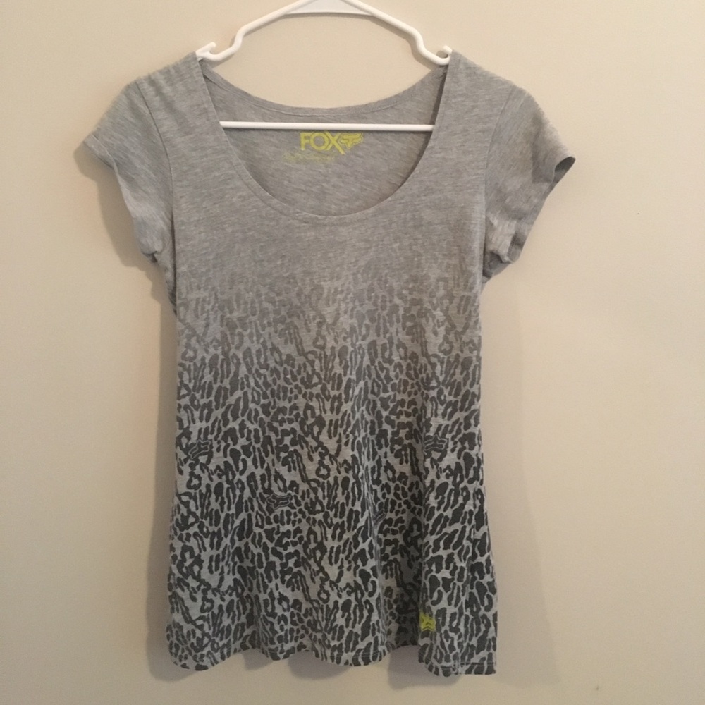🌪🖤FOX RACING cheeta print gray casual tee.